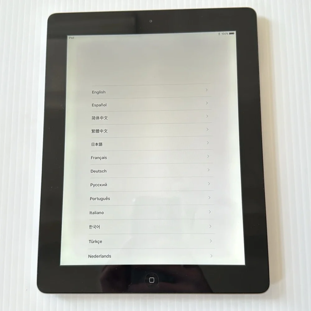 Apple IPad 4 16GB and Logitech Keyboard